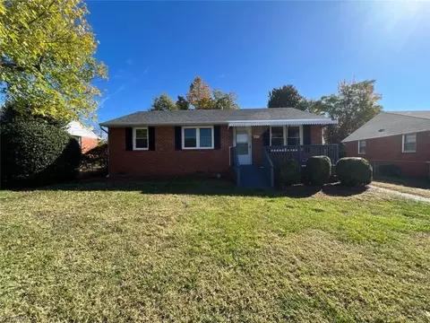 1611 Quincy St, Greensboro, NC 27401
