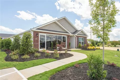 207 Sadie Mae Dr #20, Lexington, NC 27292