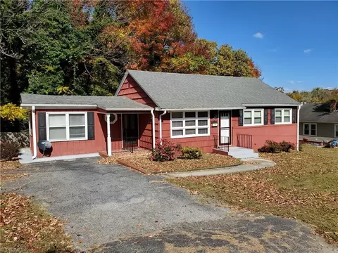 115 Galloway St, Mount Airy, NC 27030
