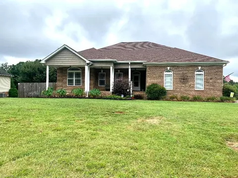 110 Club House Dr, Reidsville, NC 27320