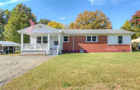 3807 Flint St, Greensboro, NC 27405