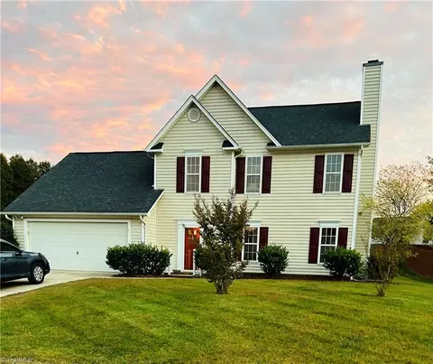 4232 Beacon Ridge Dr, High Point, NC 27265