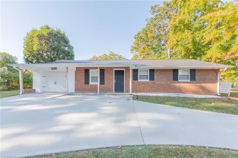 3411 Midway Acres Rd, Asheboro, NC 27205