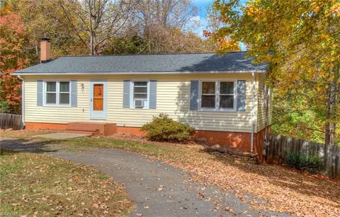 241 Kingstree Rd, King, NC 27021 photo 2
