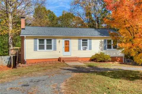 241 Kingstree Rd, King, NC 27021 photo 3