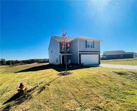 401 Altavista Dr, Clemmons, NC 27012