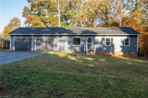 3413 Deerbrook Dr, Yadkinville, NC 27055