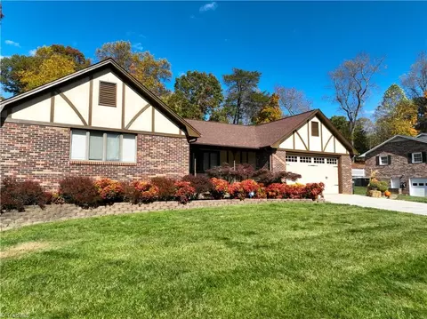 178 Barrington Dr, Mount Airy, NC 27030
