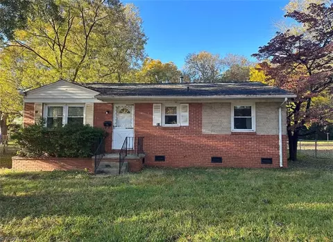 320 Lynbrook Dr, Greensboro, NC 27405