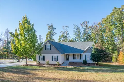 444 Old Mountain Rd, Lexington, NC 27292