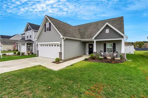 3635 Contimental Sq, Kernersville, NC 27284