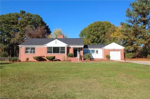 3705 Holts Chapel Rd, Greensboro, NC 27401