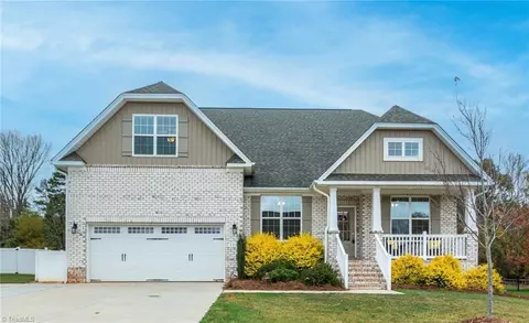 115 Saddlebrook Dr, Advance, NC 27006