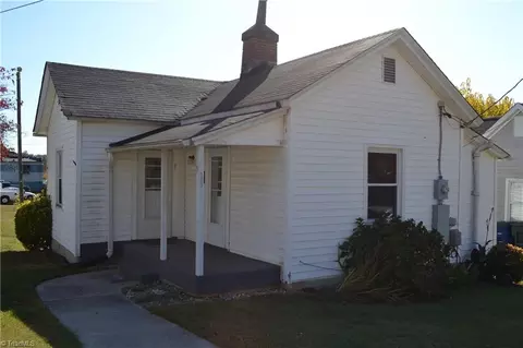 203 3rd Ave S, Mayodan, NC 27027