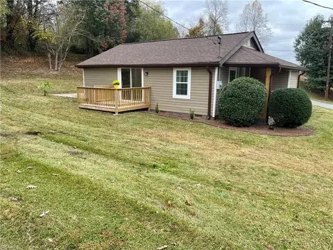 400 College St, Wilkesboro, NC 28697