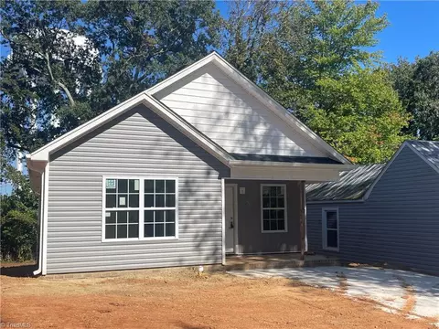 1106 Salem St, High Point, NC 27262
