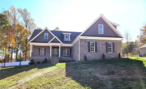 164 Glen Brooke Ln, King, NC 27021