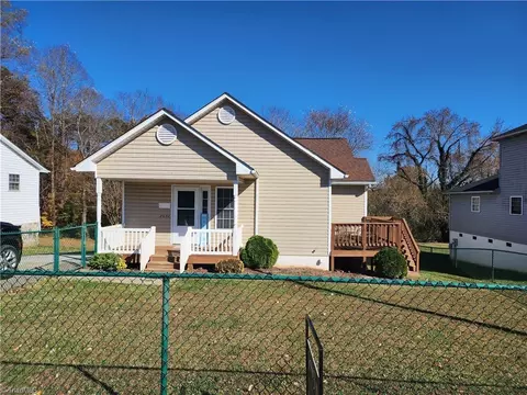 2032 Main St N, Mount Airy, NC 27030