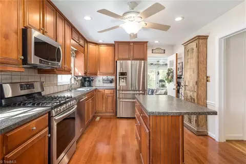 1012 Elk Pl, High Point, NC 27262 photo 8
