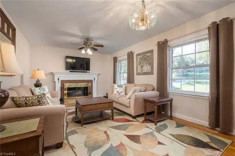 1012 Elk Pl, High Point, NC 27262 photo 6