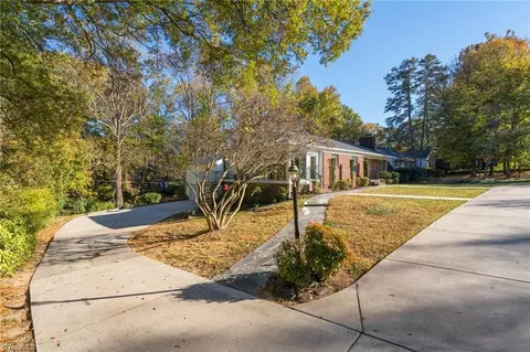 1012 Elk Pl, High Point, NC 27262 photo 2