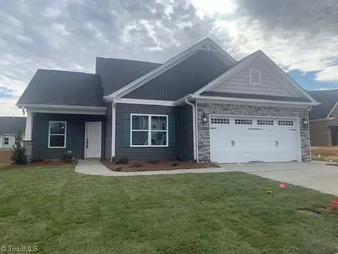 7462 Buckview Ct, Kernersville, NC 27284