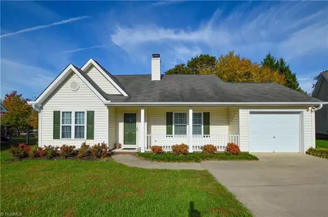 5404 Creek Point Ct, Greensboro, NC 27407
