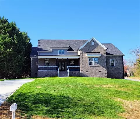 4005 Stillbrook Ln, High Point, NC 27265
