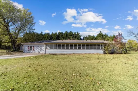3650 Lakefield Dr, Greensboro, NC 27407