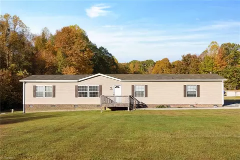 5099 Ridge Rd, Lexington, NC 27295