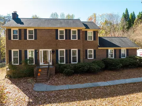5060 Commodore Ln, Walnut Cove, NC 27052