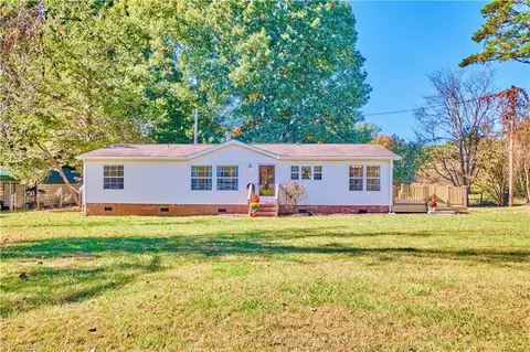 2247 Woodfield Dr, Sophia, NC 27350