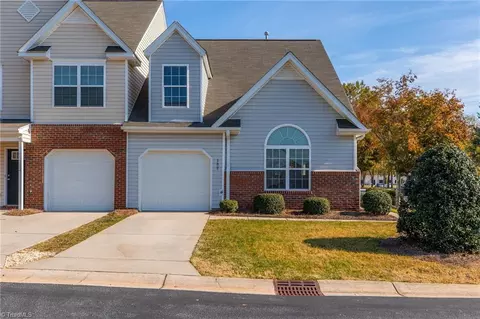 300 Robyns Glen Cir, Greensboro, NC 27409