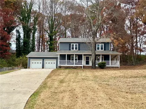 5314 Crown Point Dr, Tobaccoville, NC 27050