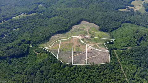 2 Howell Rd, Pilot Mountain, NC 27041 photo 12