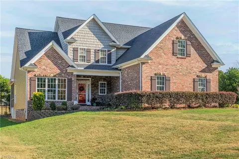 7008 Orchard Path Dr, Clemmons, NC 27012