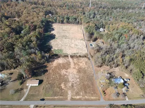4073 Austin Rd, Hudson, NC 28638