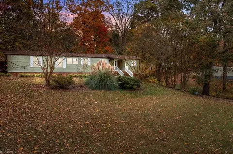 247 Lake Shore Ave, Lexington, NC 27292