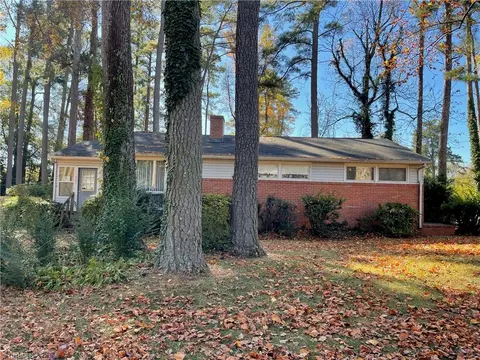 2507 Westmoreland Dr, Greensboro, NC 27408