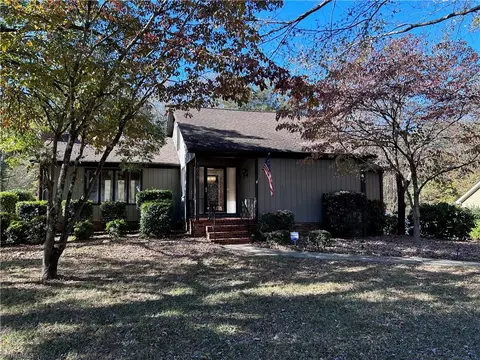 7608 Peggy Dr, Clemmons, NC 27012