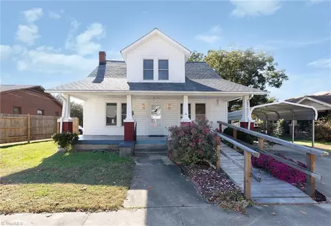 711 Wentworth St, Reidsville, NC 27320