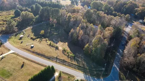 1051 Spencer Orchard Rd, Walnut Cove, NC 27052