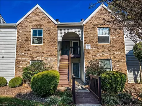 4011 Whirlaway Ct #C, Clemmons, NC 27012
