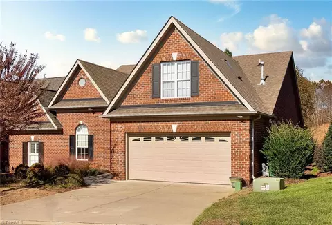 1135 Muirfield Ave, Clemmons, NC 27012