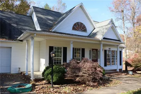 591 Vannoy Maxwell Rd, Purlear, NC 28665 photo 7