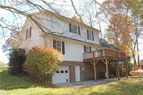591 Vannoy Maxwell Rd, Purlear, NC 28665 photo 5