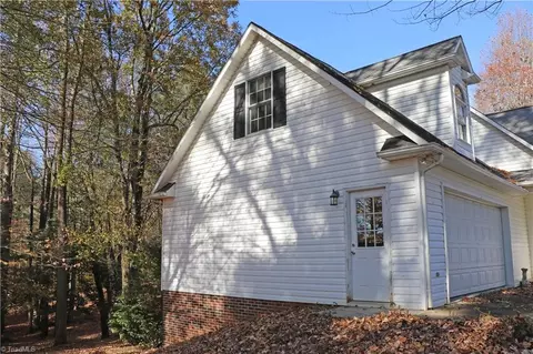 591 Vannoy Maxwell Rd, Purlear, NC 28665 photo 3