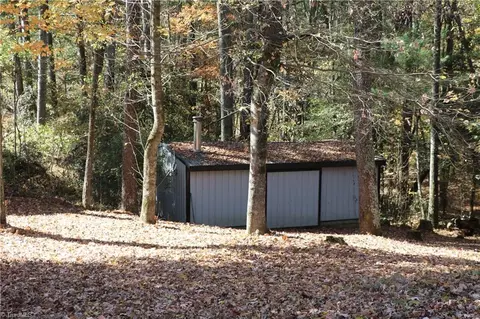 591 Vannoy Maxwell Rd, Purlear, NC 28665 photo 10