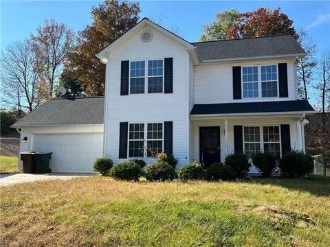 1106 Maury Ln, Greensboro, NC 27401