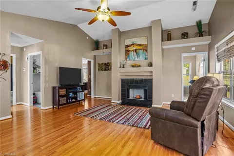 128 Willow Bend Dr, King, NC 27021 photo 2